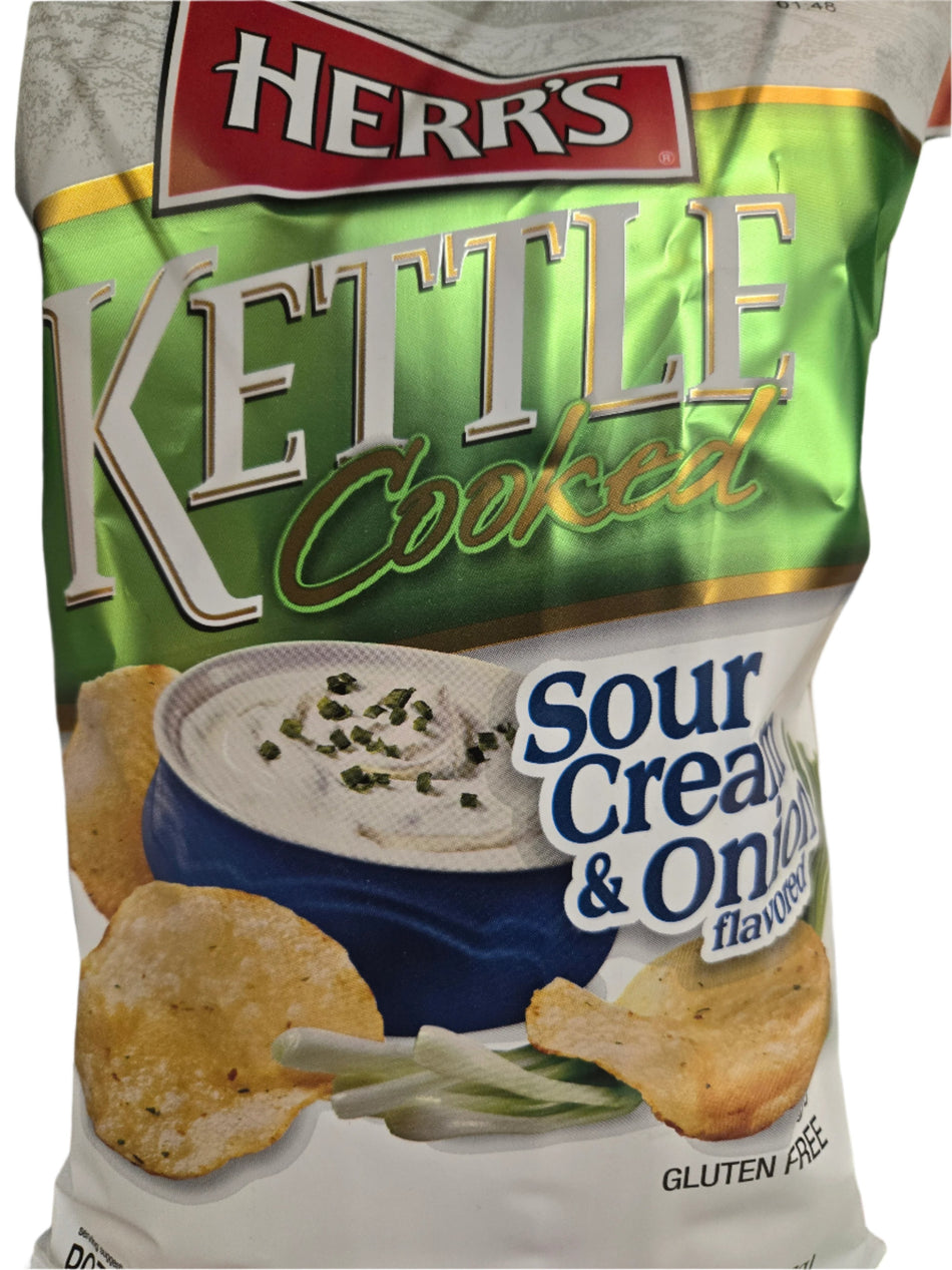 HERR'S Sour Cream & Onion Kettle chips